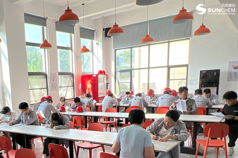 以赛促学筑安全 | 迅凯催化2025年“安全生产月”知识竞赛圆满落幕!(图1)